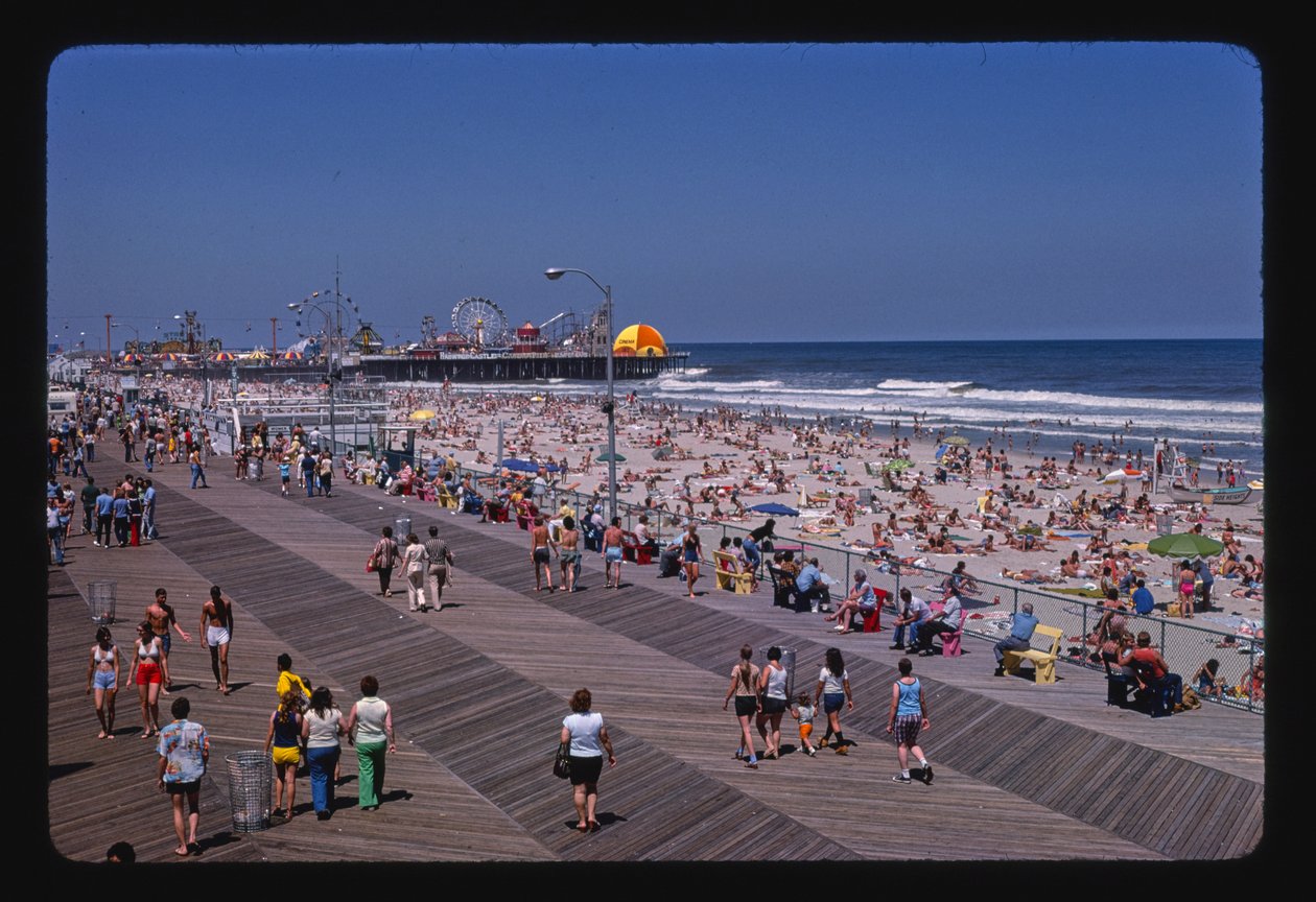 Boardwalk, ranta, Casino Pier, Seaside Heights, New Jersey, USA tekijältä John Margolies