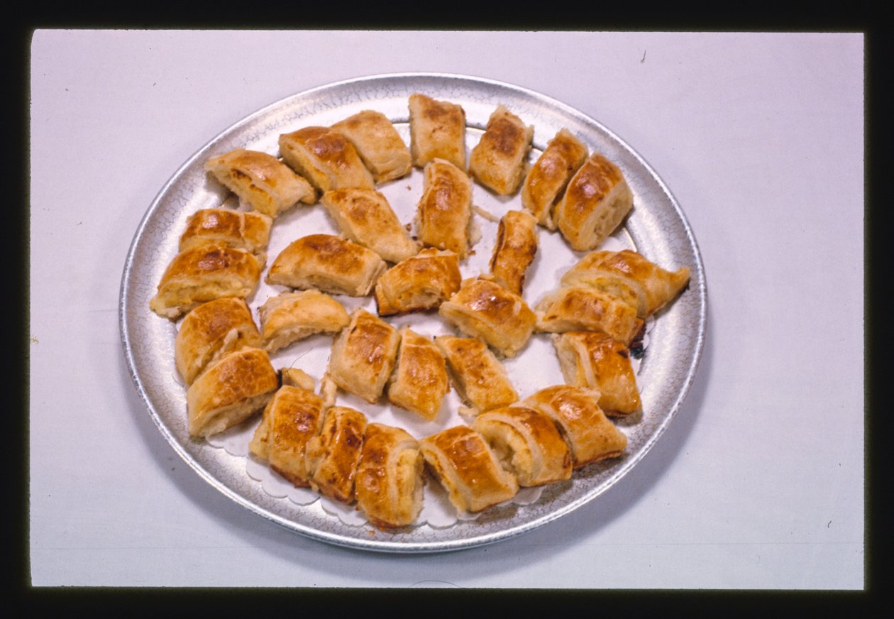Knishes, peruna ja juusto, Menges Resort, Livingston Manor, New York, USA tekijältä John Margolies