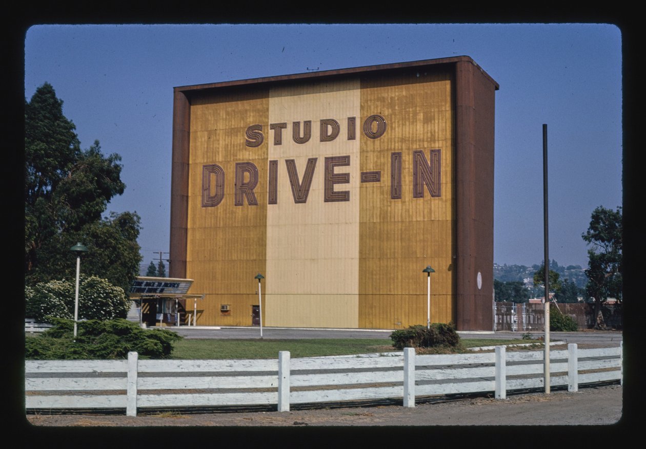 Studio Drive-In, Culver City, Kalifornia, USA tekijältä John Margolies