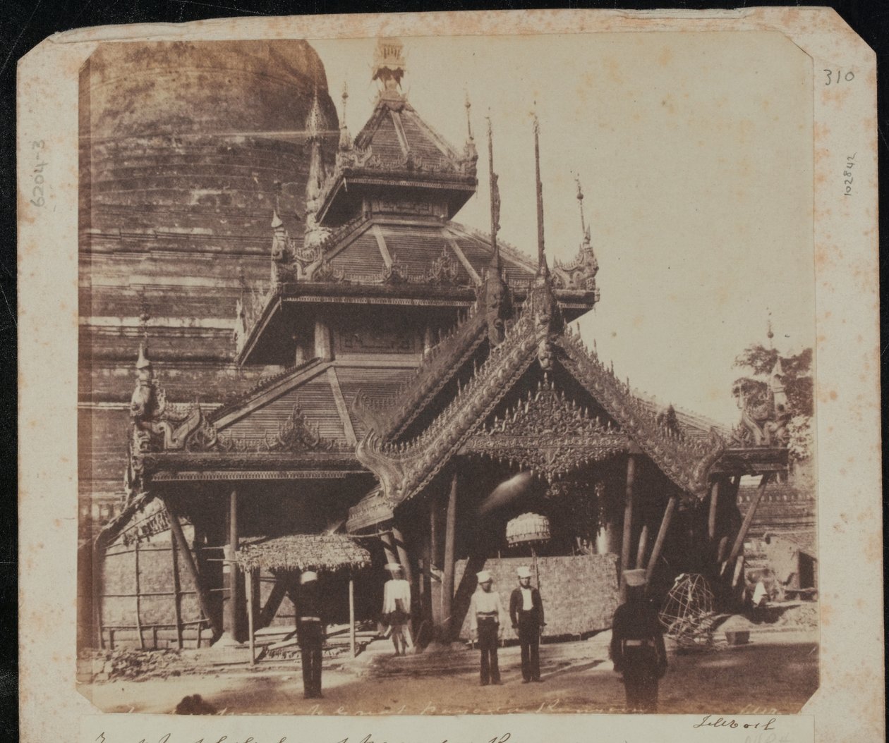 Näkymä koilliseen Promen suurelle pagodille (Pyay) tekijältä John McCosh