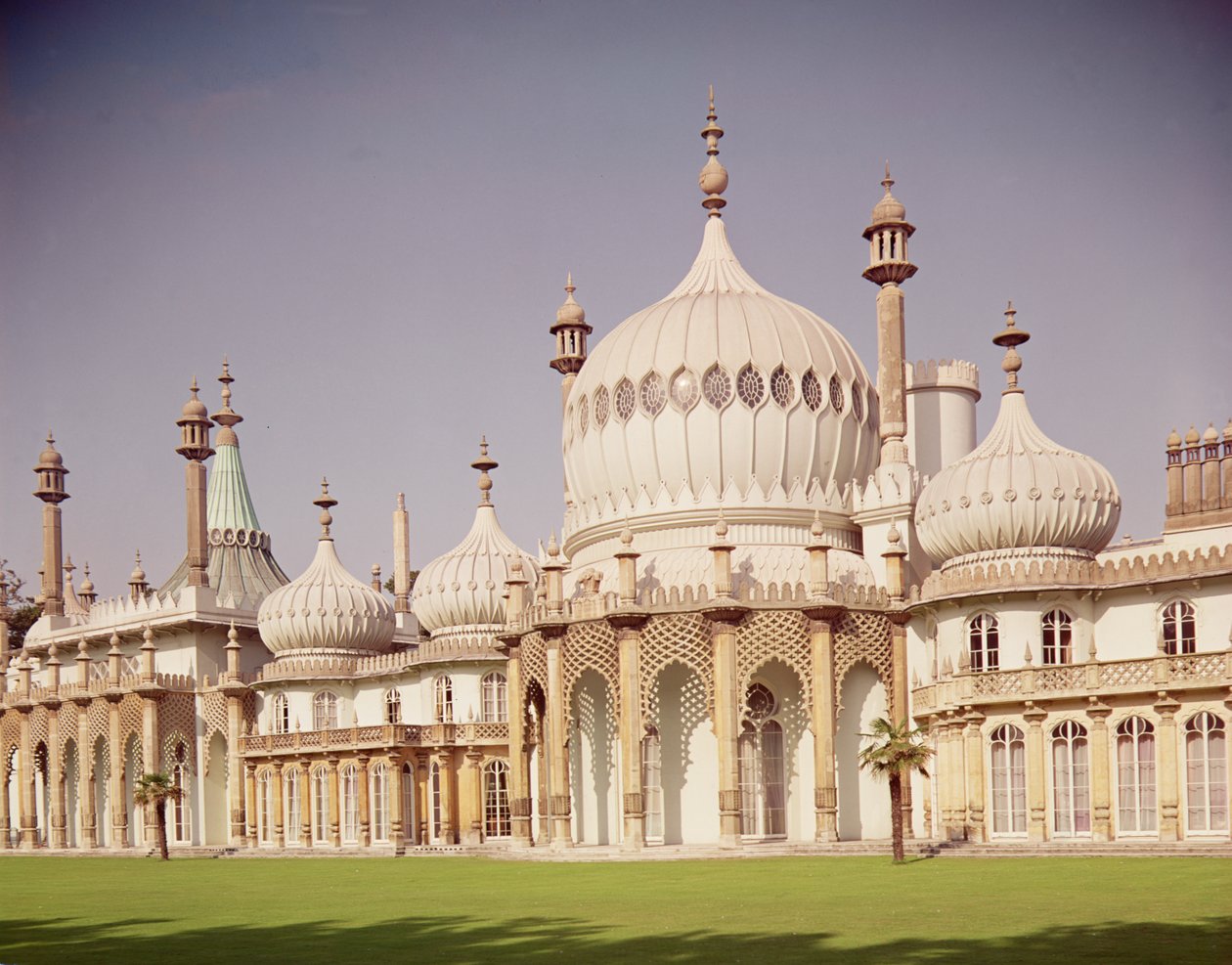 Brightonin kuninkaallinen paviljonki tekijältä John Nash