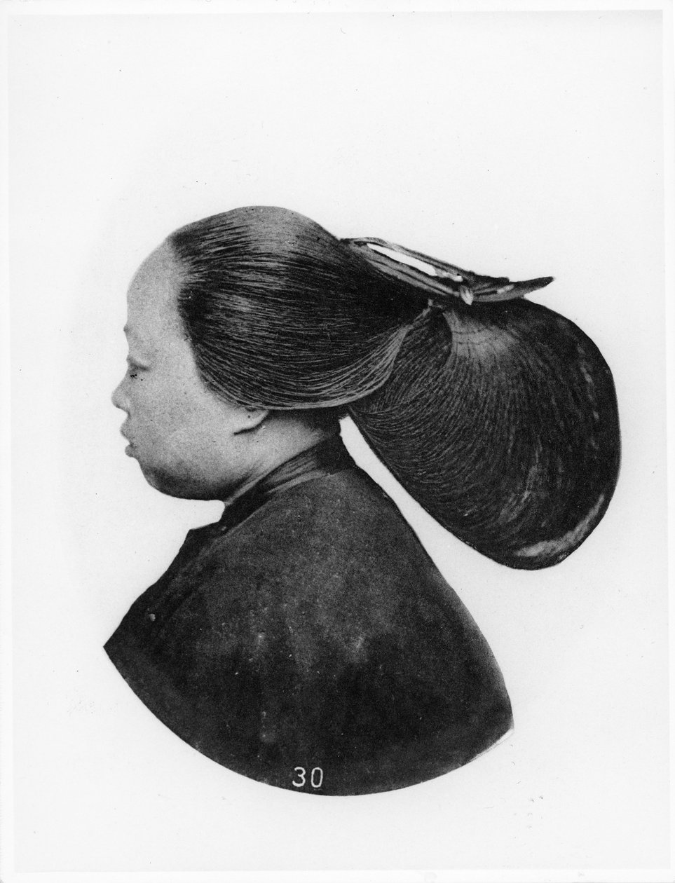 Ningpo-naisen kaappi, n. 1867-1872 tekijältä John Thomson
