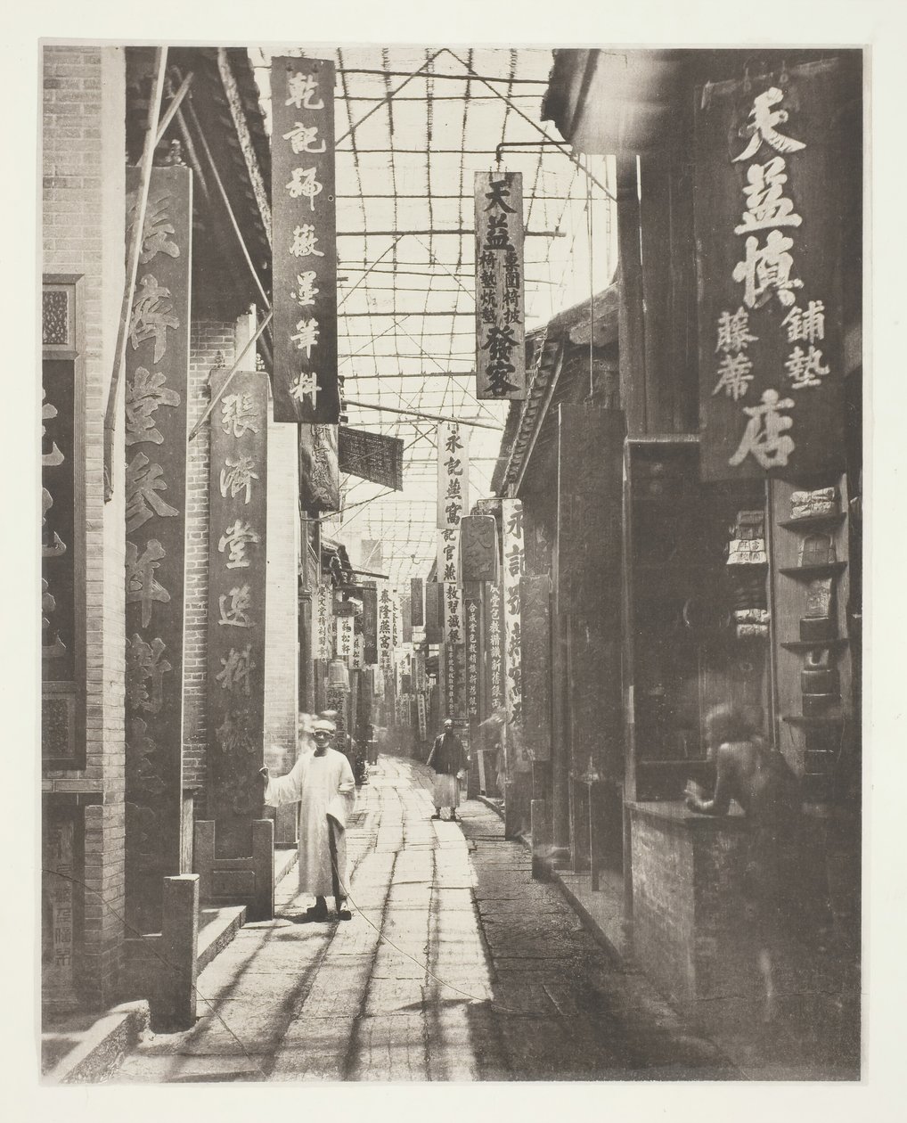 Physic Street, Kanton, n. 1868. tekijältä John Thomson