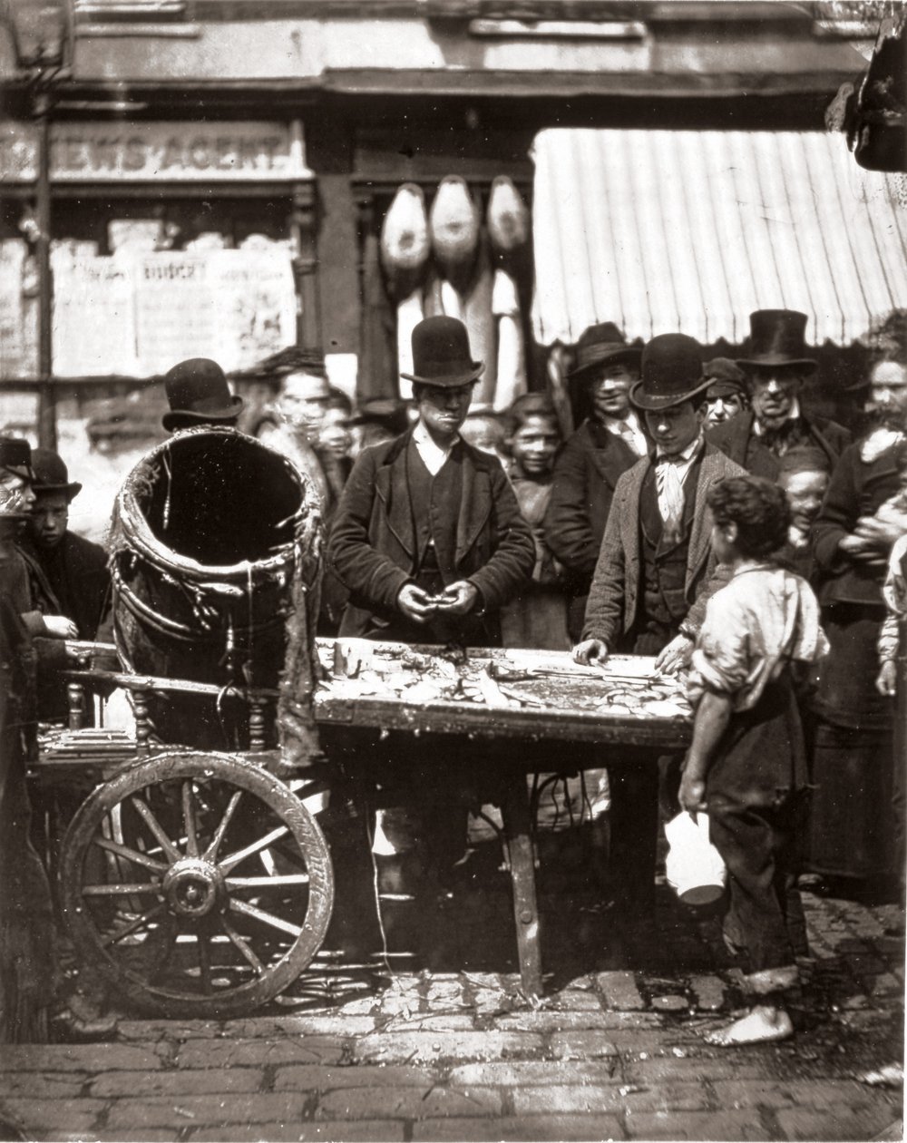 St-Gilesin halpa kala, J. Thomsonin ja Adolphe Smithin "Street Life in London" -kappaleesta tekijältä John Thomson