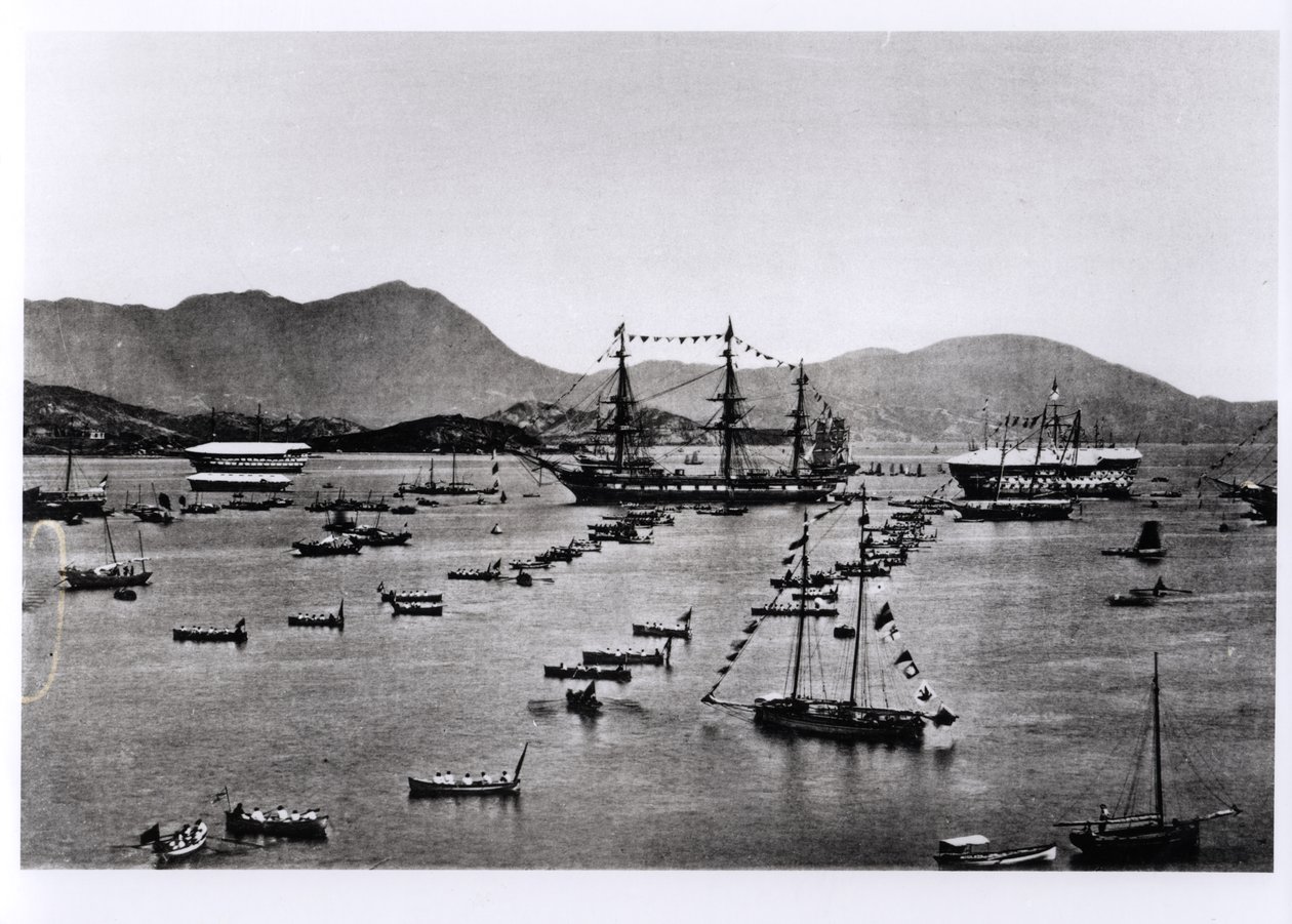 Näkymä Hongkongin satamaan J. Thomsonin teoksesta "Illustrations de la Chine et de ses Habitants", julkaistu vuonna 1873 tekijältä John Thomson