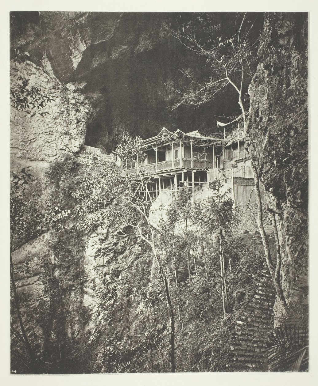 Yuenfun luostari, n. 1868. tekijältä John Thomson