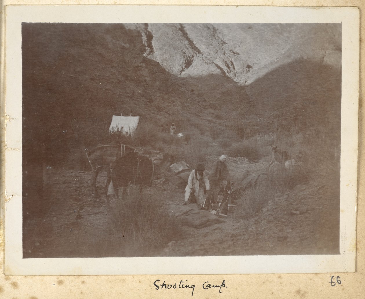 Razavi Khorasanin maakunta, Iran, n. 1908 (b/w kuva) tekijältä John Williams Watson