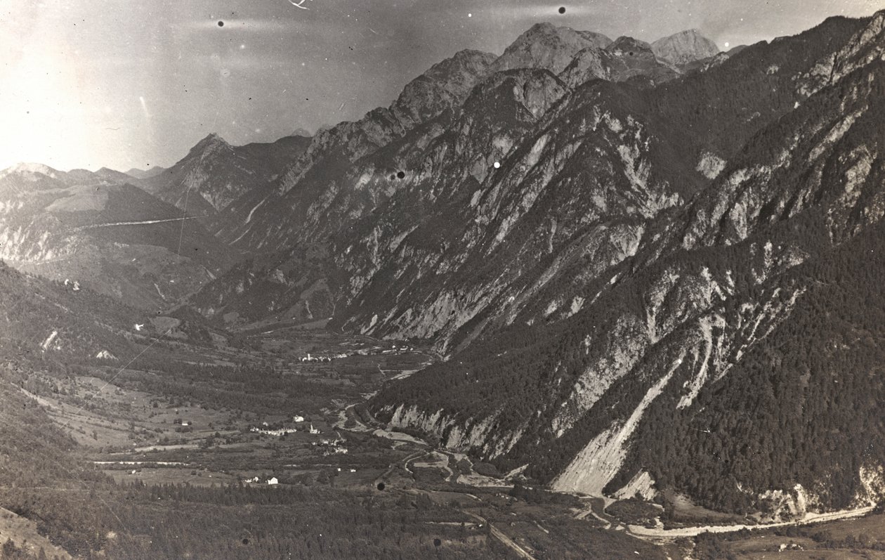 Albumi "Oma maailmansota - muistoja Lounaisrintamasta Kärntenissä, Italiassa, Trentino-Alto Adigessa) 31.3.1915-12.11.1918 - Josef Zohlen Wien": panoraama (m/w kuva) tekijältä Josef Zohles
