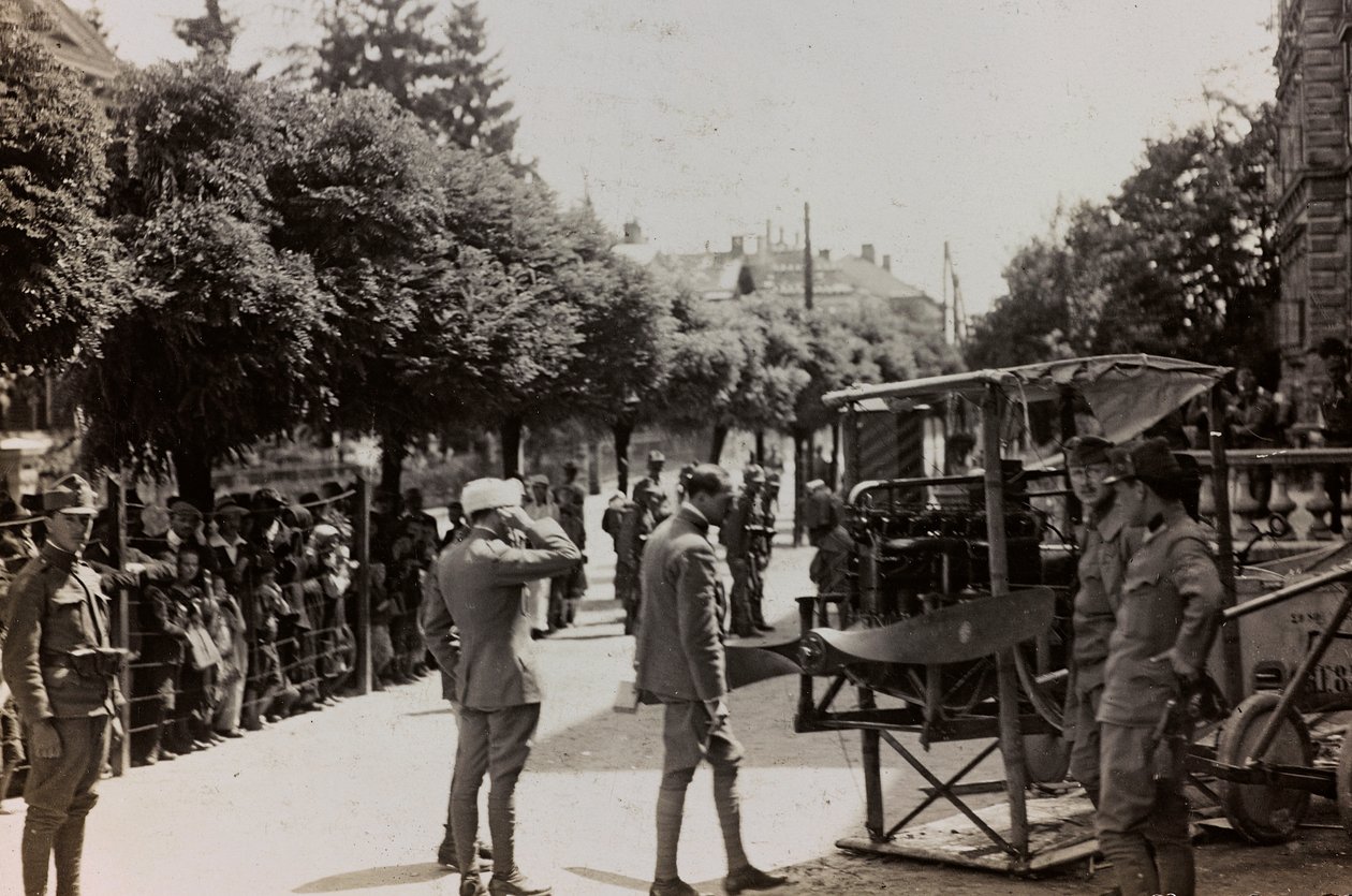 Albumi "Oma maailmansota - muistoja Lounaisrintamasta Kärntenissä, Italiassa, Trentino-Alto Adigessa) 31.3.1915-12.11.1918 - Josef Zohles Wien": Itävallan sotilaita (m/v kuva tekijältä Josef Zohles