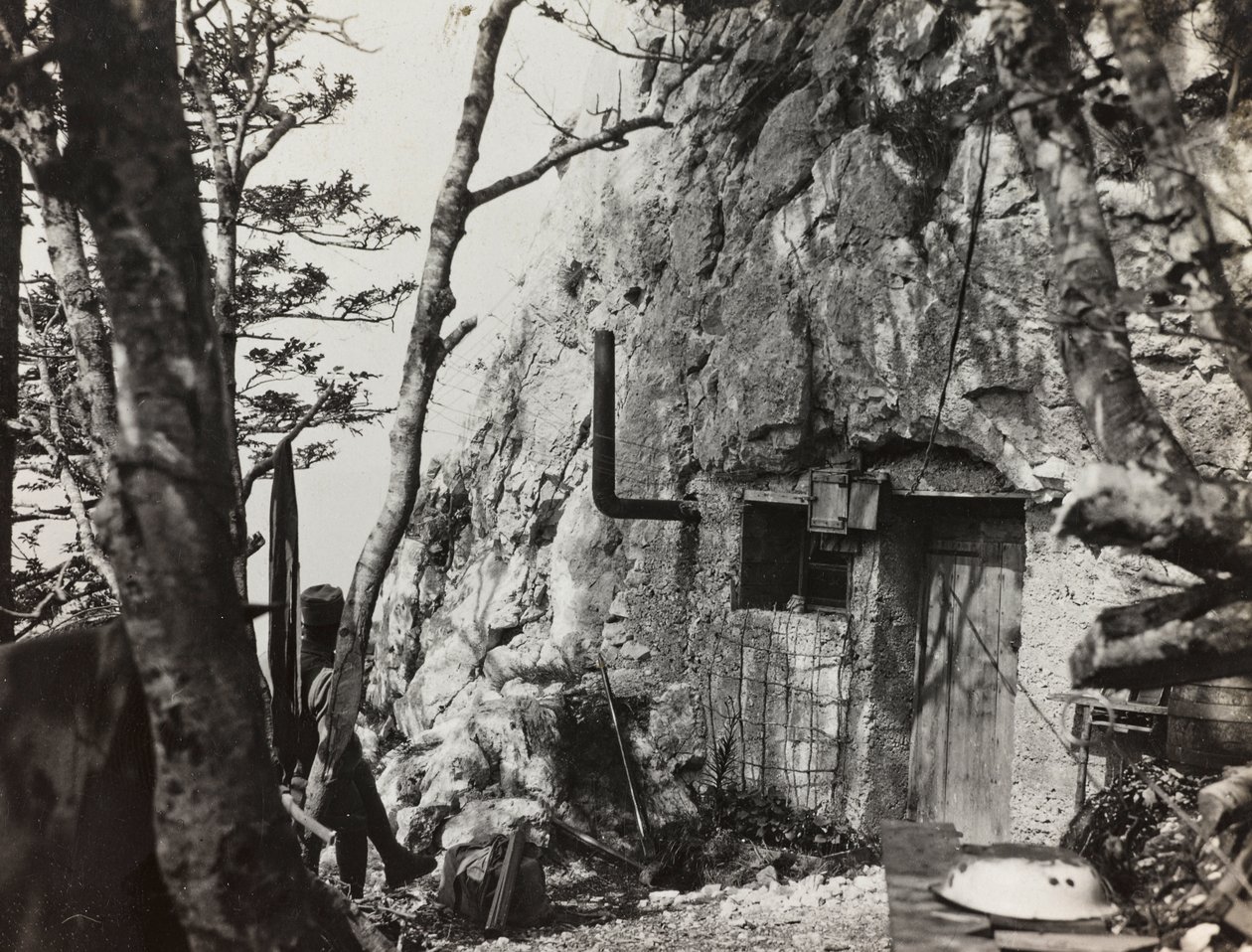 Albumi "Oma maailmansota - muistoja Lounaisrintamasta Kärntenissä, Italiassa, Trentino-Alto Adigessa) 31.3.1915-12.11.1918 - Josef Zohles Wien": sodan turvapaikka (m/w kuva) tekijältä Josef Zohles
