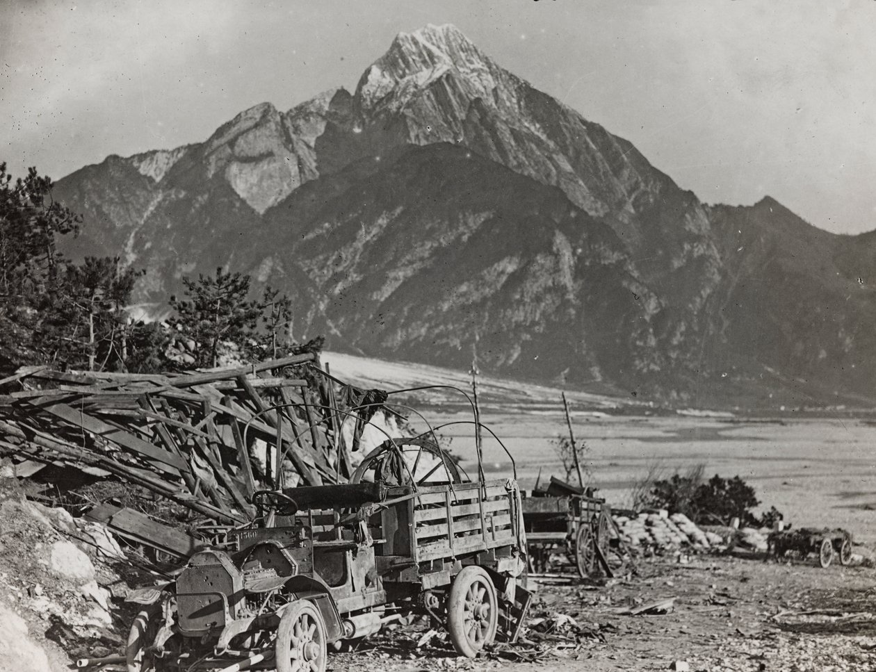 Albumi "Oma maailmansota - muistoja Lounaisrintamasta Kärntenissä, Italiassa, Trentino-Alto Adigessa) 31.3.1915-12.11.1918 - Josef Zohles Wien": Tagliamento-joella (s. tekijältä Josef Zohles
