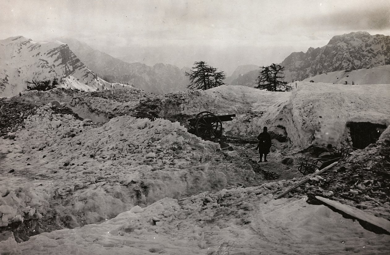 Albumi "Meine weltkriegs - Erinnerungen South-West Front (Kärnten, Italia, Etelä-Tiroli) (Minun maailmansota - muistoja Lounaisrintamasta Kärntenissä, Italiassa, Trentino-Alto Adige) 31.3.1915-12.11. 1918 - Josef Zohles Wien ": juoksuhautoja lumessa tekijältä Josef Zohles