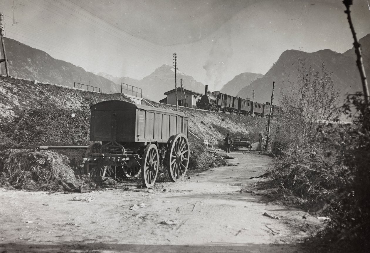 Albumi "Oma maailmansota - muistoja Lounaisrintamasta Kärntenissä, Italiassa, Trentino-Alto Adige" 31.3.1915-12.11.1918 - Josef Zohles Wien ": rautatie Tolmezzo (m/w kuva tekijältä Josef Zohles