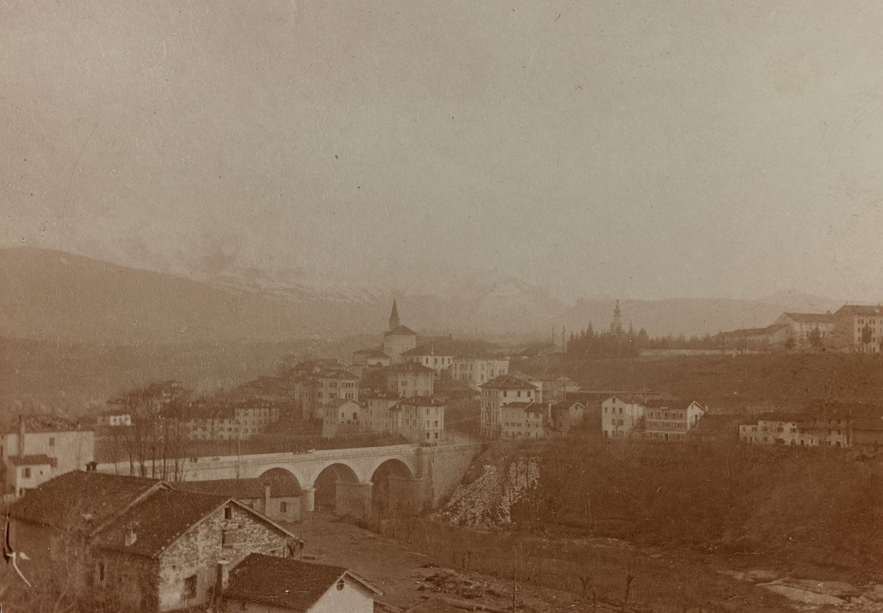 Albumi "Minun maailmansota - muistoja Lounaisrintamasta (Kärnten, Italia, Etelä-Tiroli) (Minun maailmansota - muistoja Lounaisrintamasta Kärntenissä, Italiassa, Trentino Alto Adige) 31 / III / 1915-12 / XI / 1918 - Josef Zohlen Wien ": näkymä Toniasta tekijältä Josef Zohles