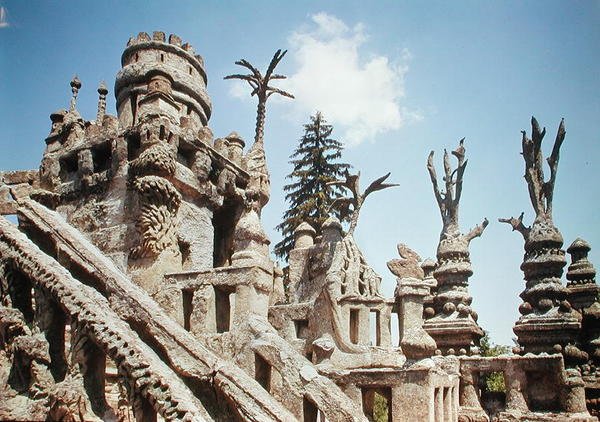 Ihanteellinen palatsi, rakennettu 1879-1912 tekijältä Joseph Ferdinand Cheval
