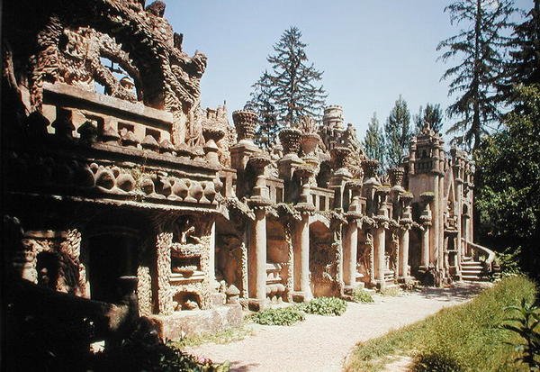 Ihanteellinen palatsi, rakennettu 1879-1912 tekijältä Joseph Ferdinand Cheval