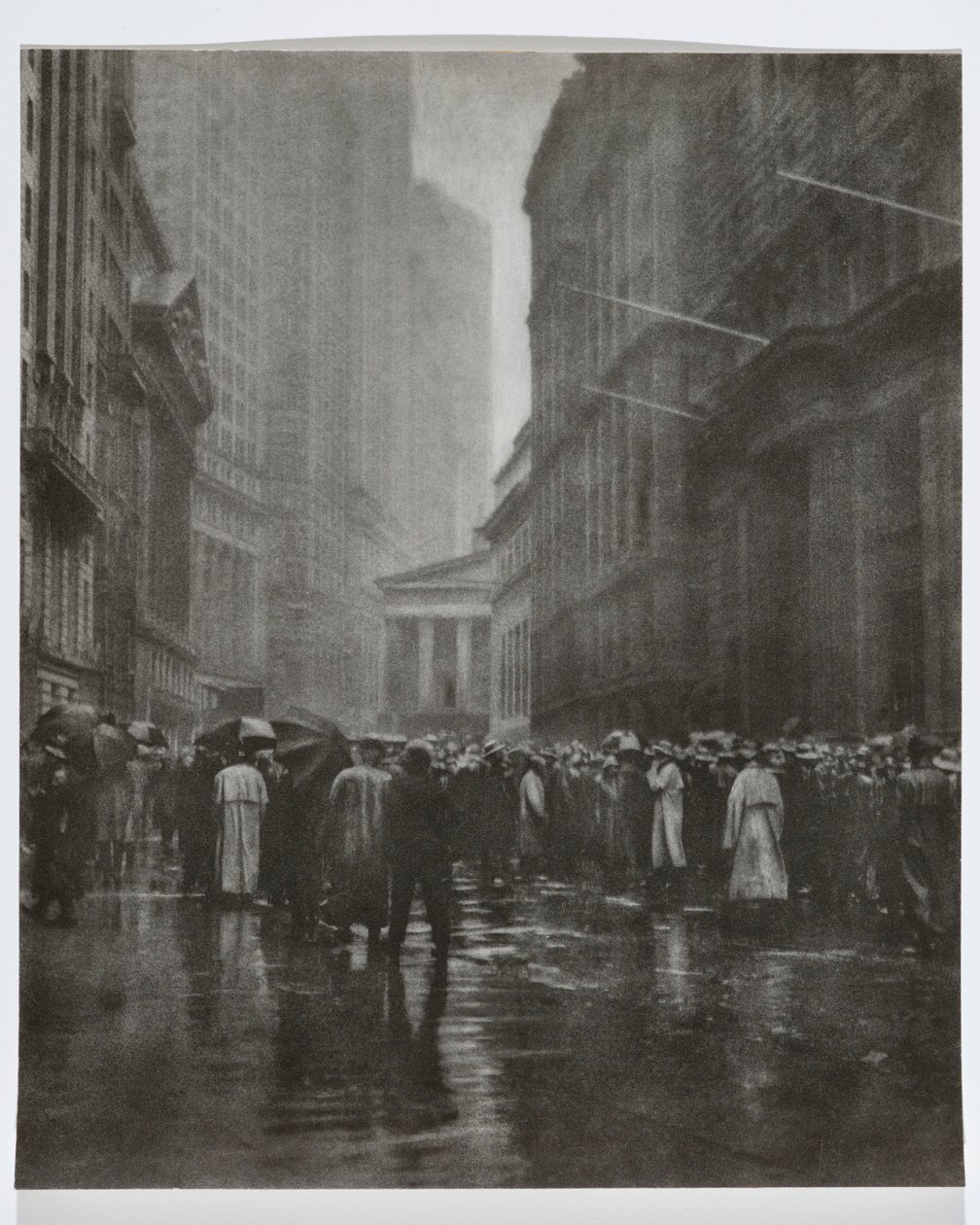 The Curb Market - New York, 1921 (bromoil print) tekijältä Joseph Petrocelli