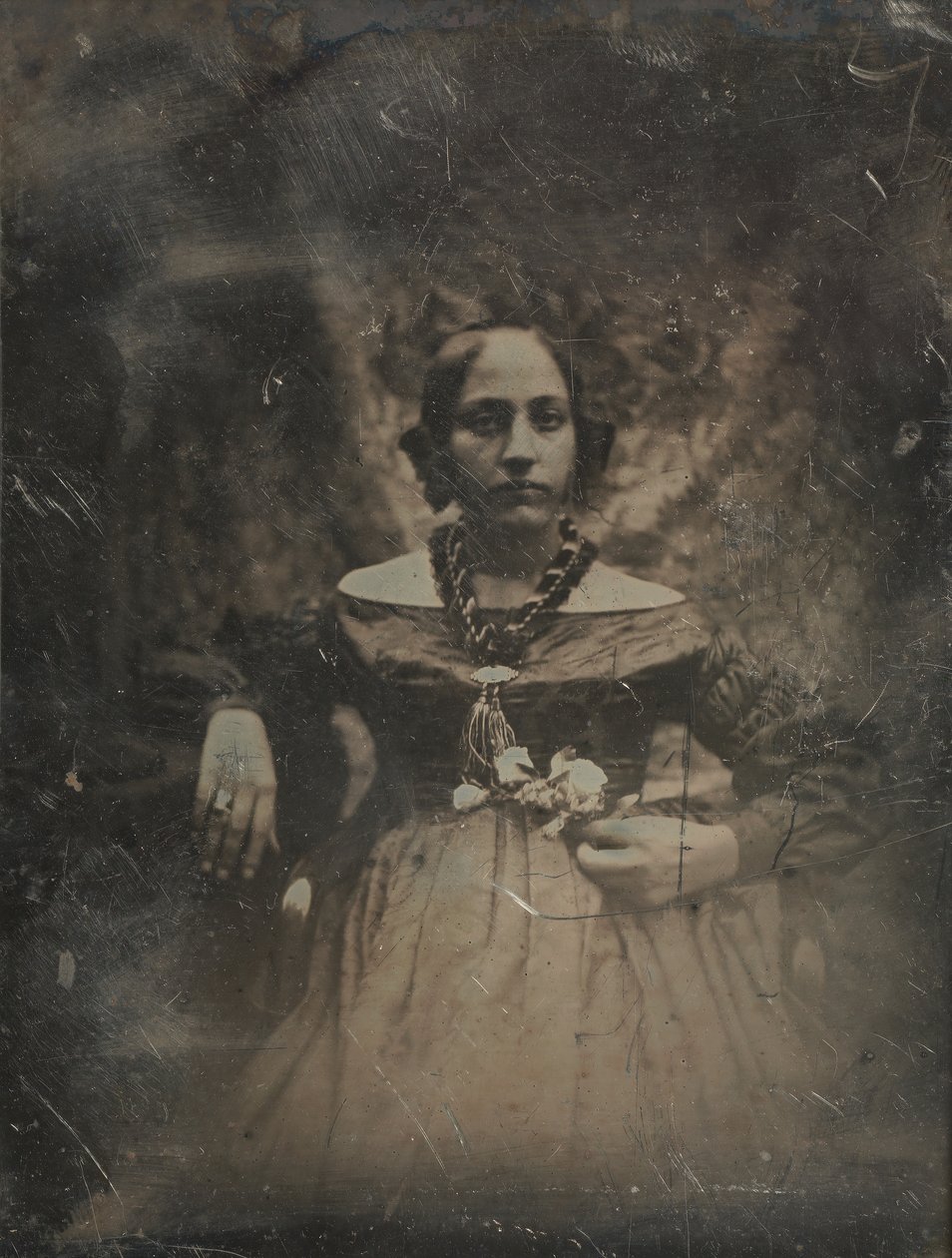 Nuori nainen, jolla on kukka, n. 1842. tekijältä Joseph Philibert Girault De Prangey