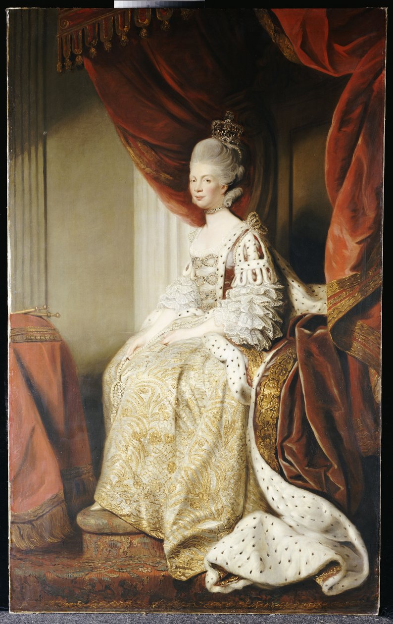 Kuningatar Charlotten muotokuva, täyspitkä, istuu valtion kaapuissa tekijältä Joshua Reynolds