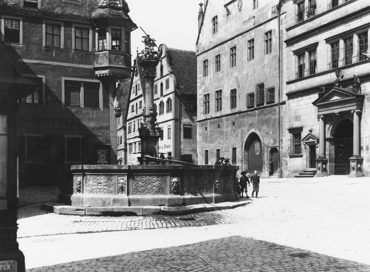 St. Georgsin suihkulähde, Rothenburg ob der Tauber, n. 1910 tekijältä Jousset