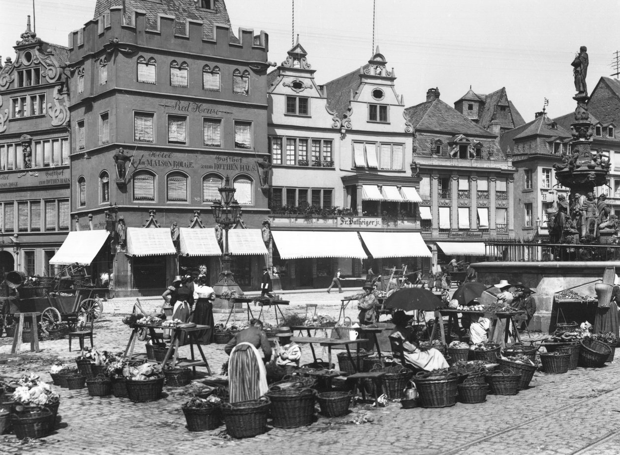 Trierin kauppatori, noin 1910 tekijältä Jousset