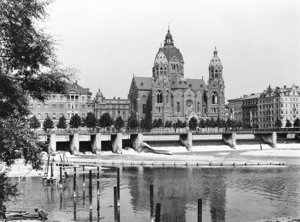 Isar-joki Münchenissä, noin 1910 tekijältä Jousset