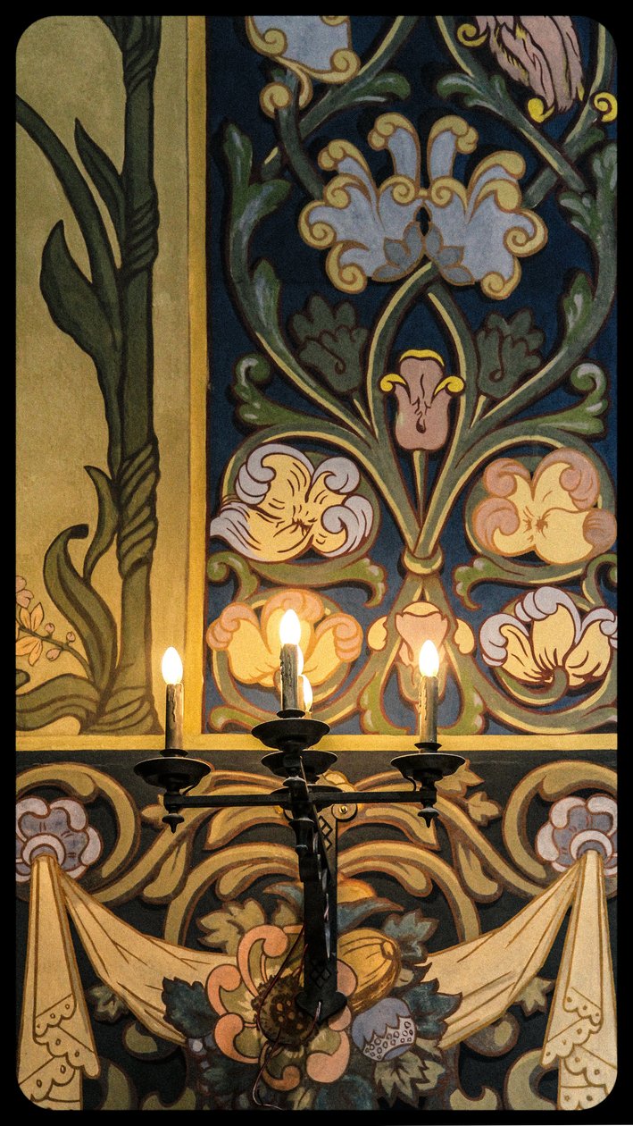 The Mantlepiece, sarjasta Eglise Russe, 2016 (valokuva) tekijältä Joy Lions