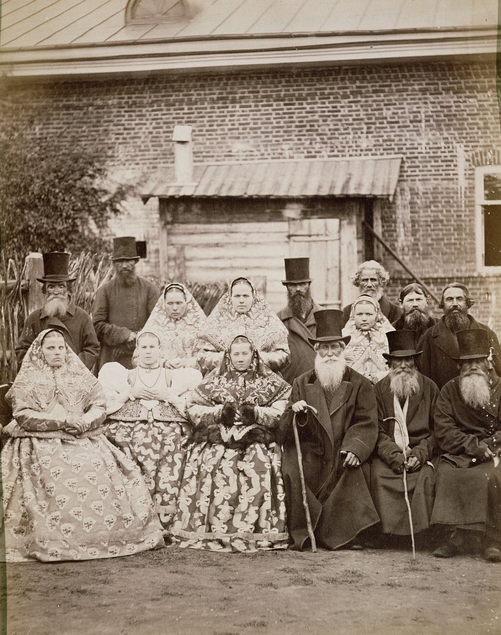 Perhe Nijnistä, Novgorodista, n. 1875 (albumiprintti) tekijältä Juan Raoult