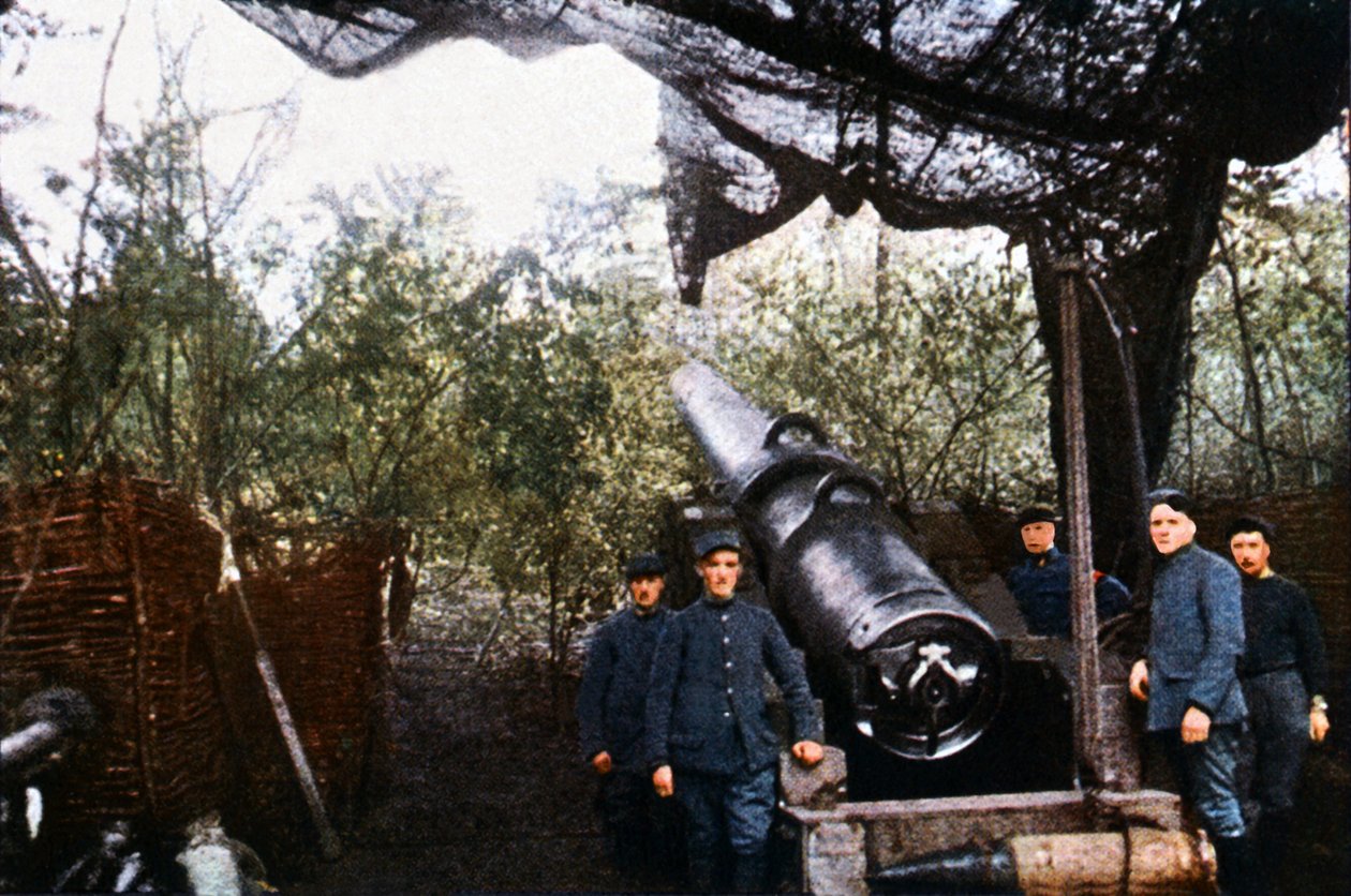 Ranskan laivaston ase Verdunin taistelun aikana syyskuussa 1916 (autokromi) tekijältä Jules Gervais Courtellemont