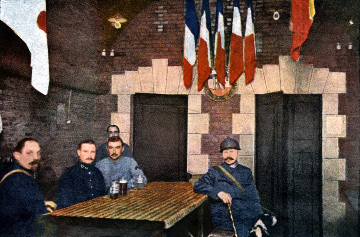 Ranskalaiset sotilaat keittiössä kasemateissa, Verdun, syyskuu 1916 (autokromi) tekijältä Jules Gervais Courtellemont