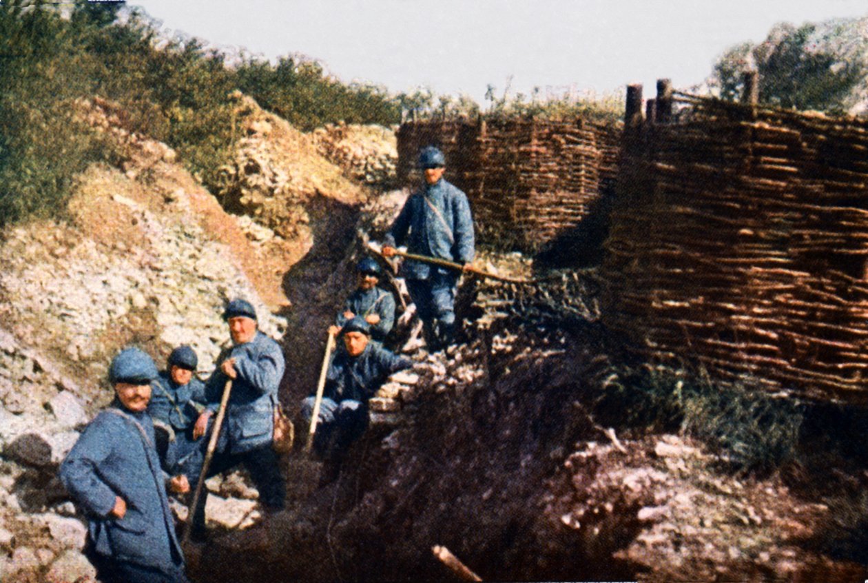 Ranskalaiset sotilaat Voevren edessä, Verdunin taistelu, syyskuu 1916 (autokromi) tekijältä Jules Gervais Courtellemont
