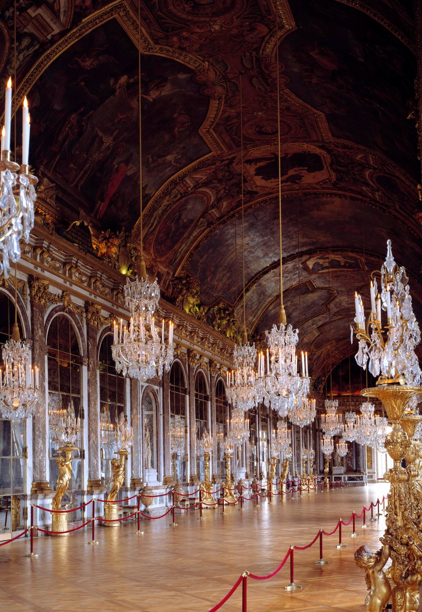 Näkymä Galerie des Glacesille Versaillesissa kunnostettu, Jules-Hardouin Mansart rakensi sen vuonna 1678. Chateau de Versailles. tekijältä Jules Hardouin Mansart
