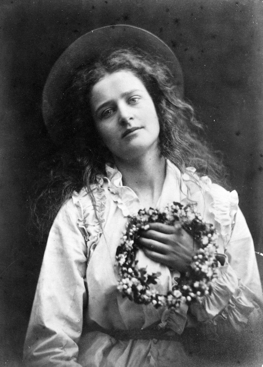 Sillä minä olen toukokuun kuningatar, äiti, kuvitus Alfred, Lord Tennysonin teoksesta "The May Queen", 1875 (albumiprintti) tekijältä Julia Margaret Cameron