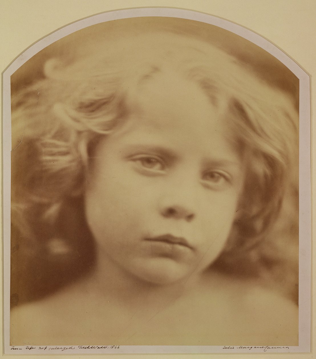 Lapsen muotokuva, 1866 tekijältä Julia Margaret Cameron