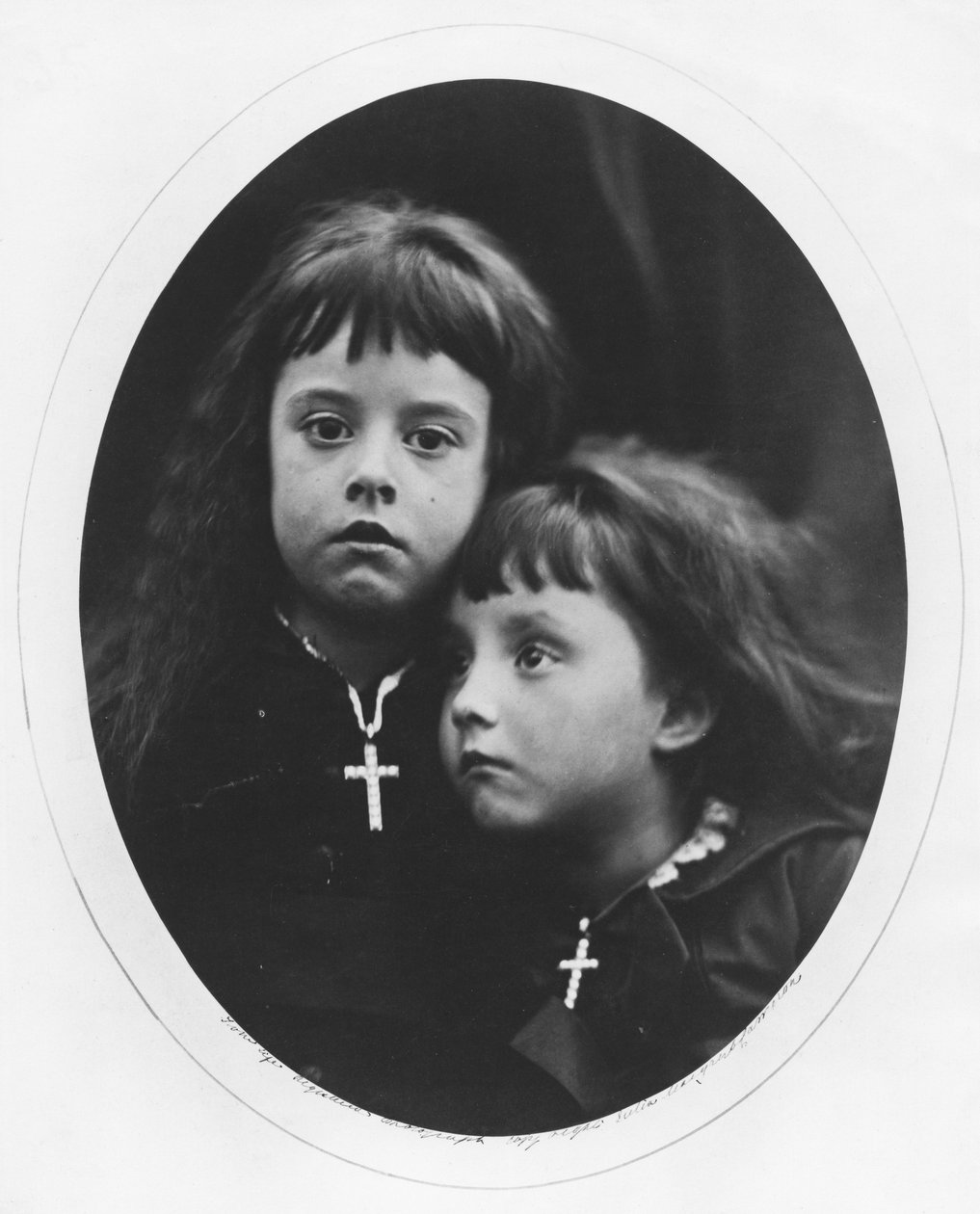 Rachel ja Laura (valokuva) tekijältä Julia Margaret Cameron