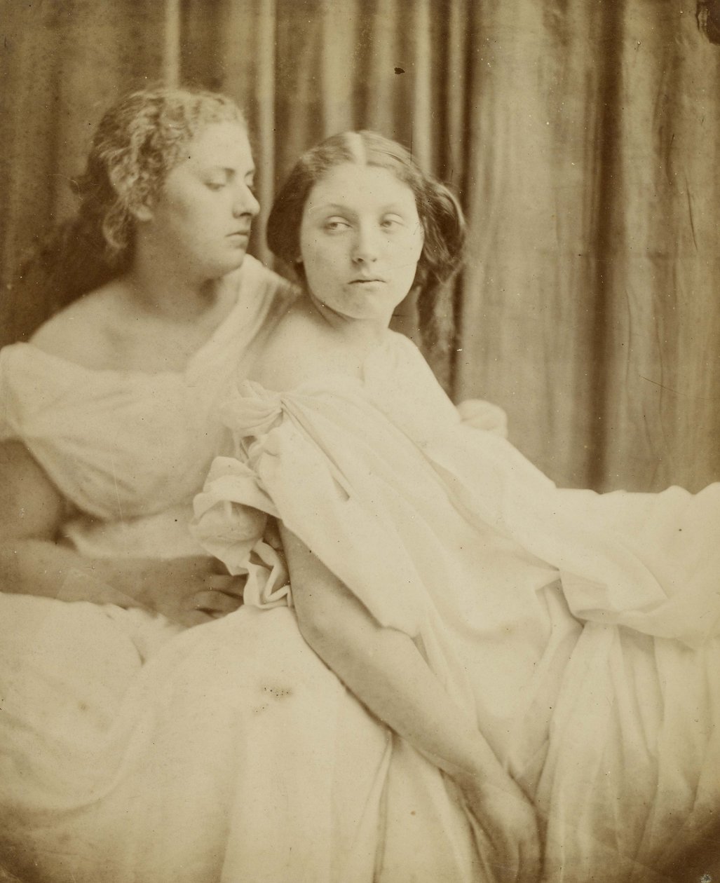 Opetuksia Elgin Marblesista, 1867 (ohut valokuvapaperi asetettu kortin taustalle) tekijältä Julia Margaret Cameron