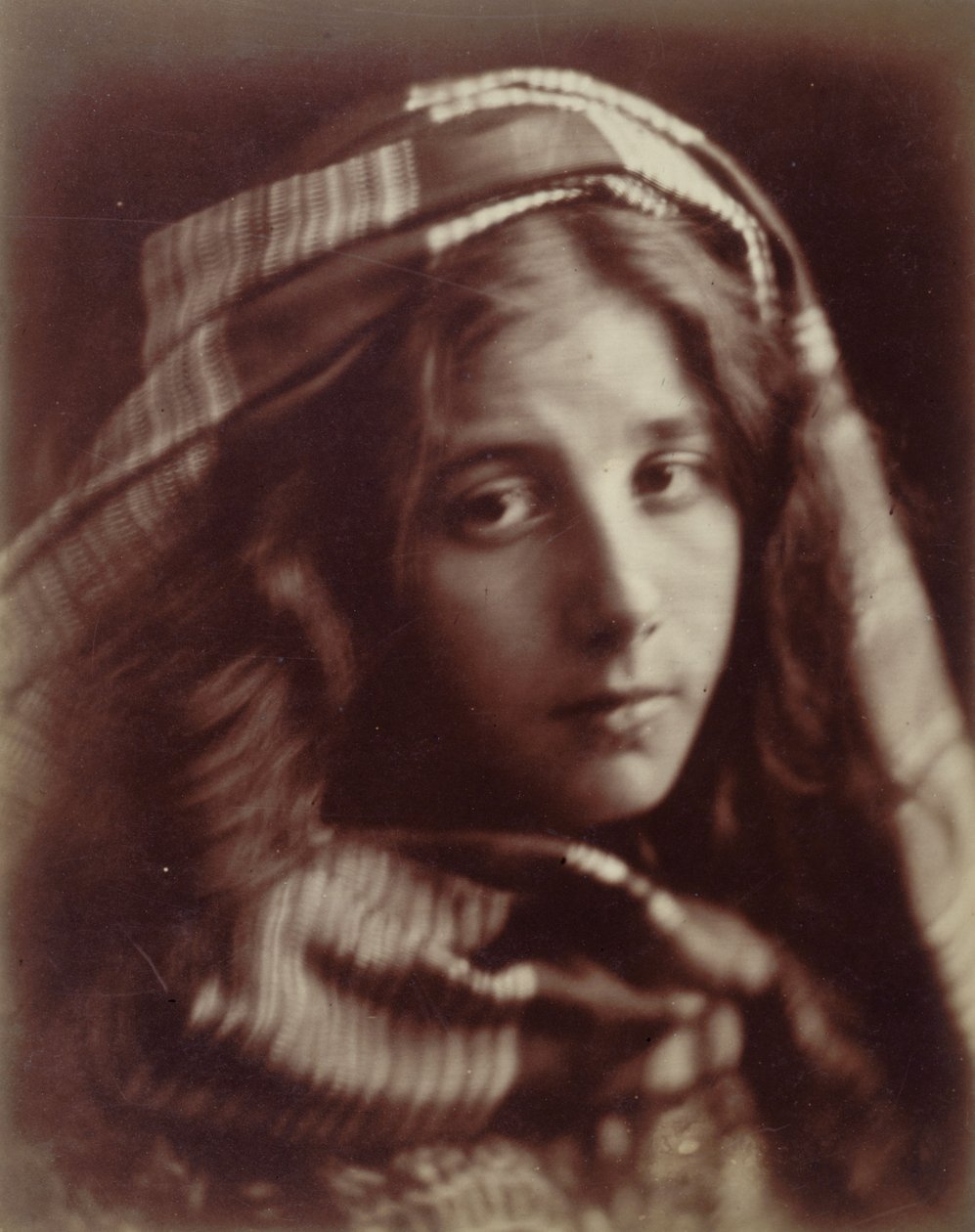 "Tutkielma Cenceistä" Kate Keown tekijältä Julia Margaret Cameron