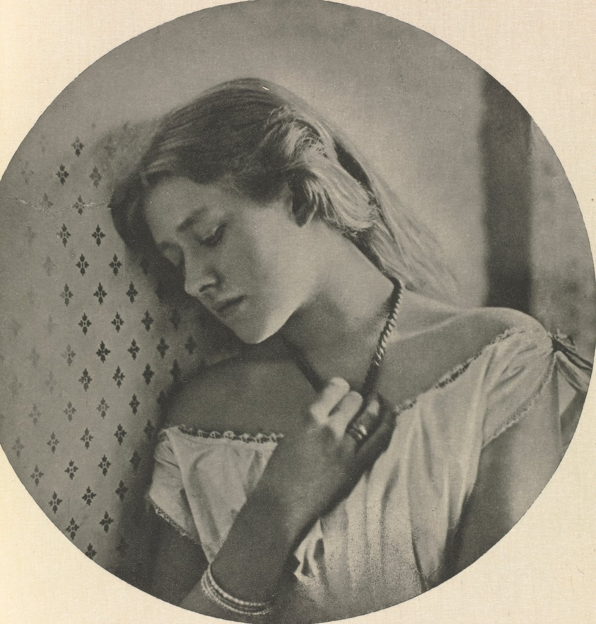 Ellen Terry 16-vuotiaana tekijältä Julia Margaret Cameron