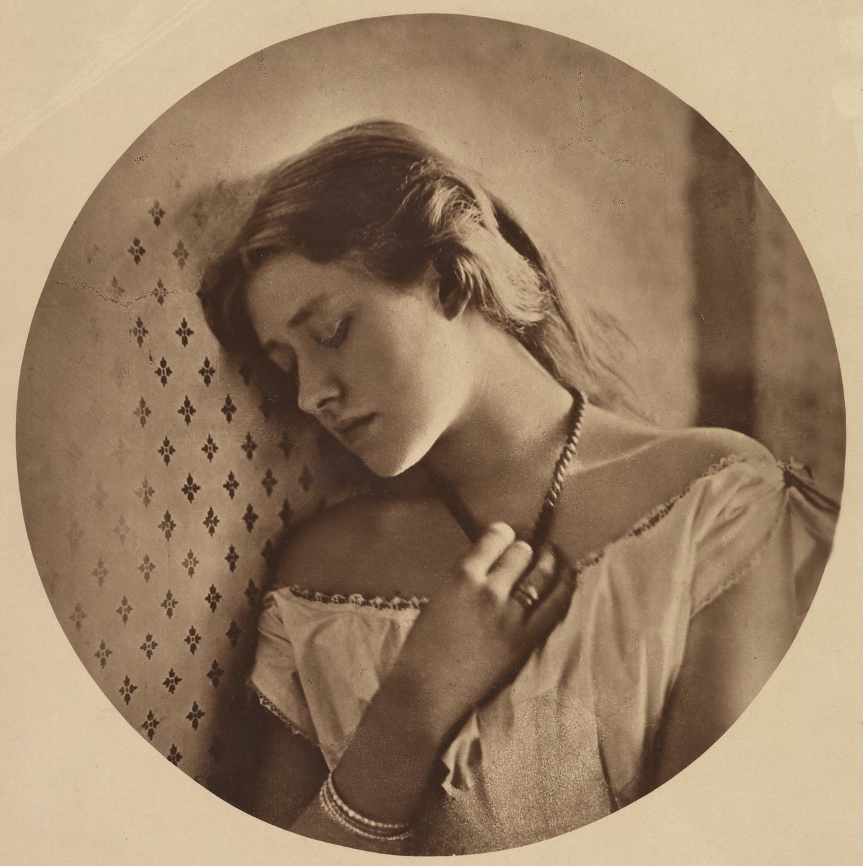 Ellen Terry, 16-vuotiaana, 1864, painoi n. 1913. tekijältä Julia Margaret Cameron