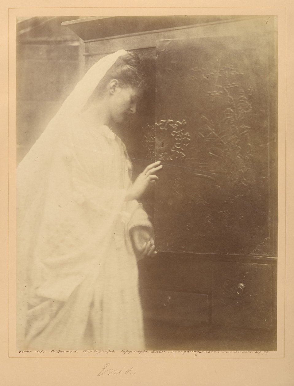 Enid tekijältä Julia Margaret Cameron
