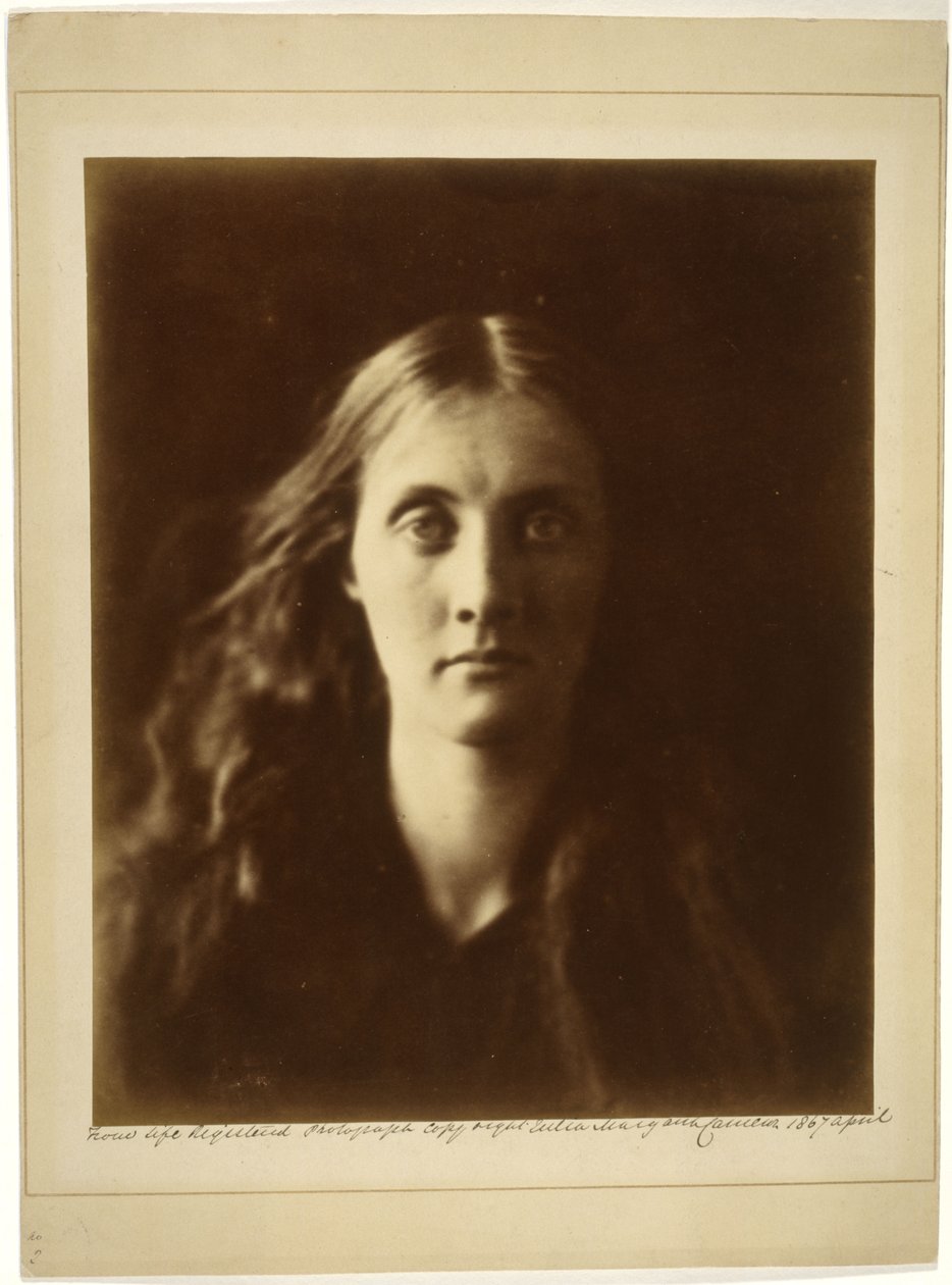 Julia Jackson edestäpäin, ”Stella” tekijältä Julia Margaret Cameron