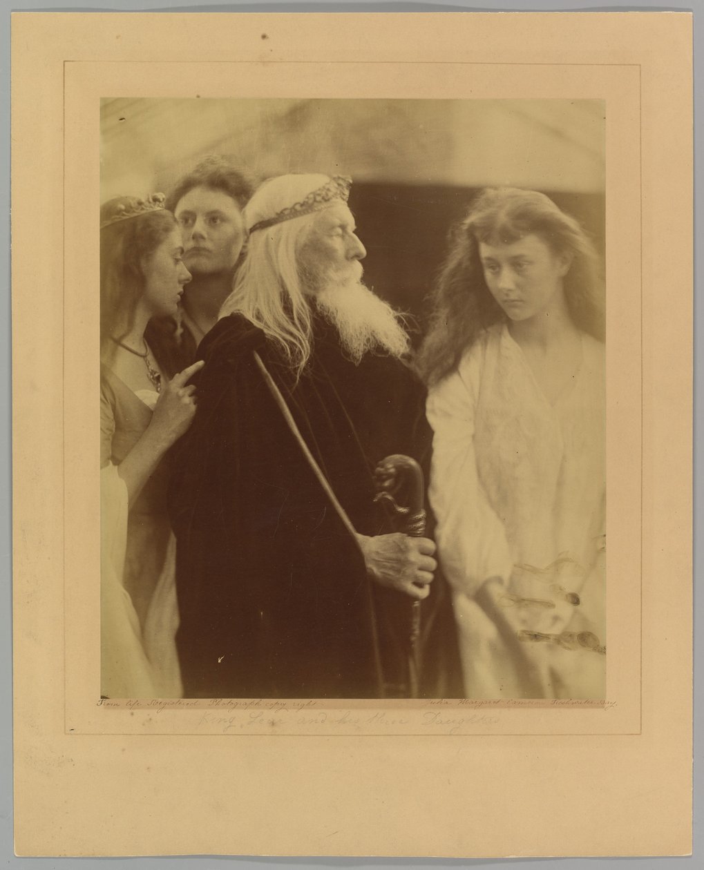 Kuningas Lear jakaa valtakuntansa kolmelle tyttärelleen tekijältä Julia Margaret Cameron