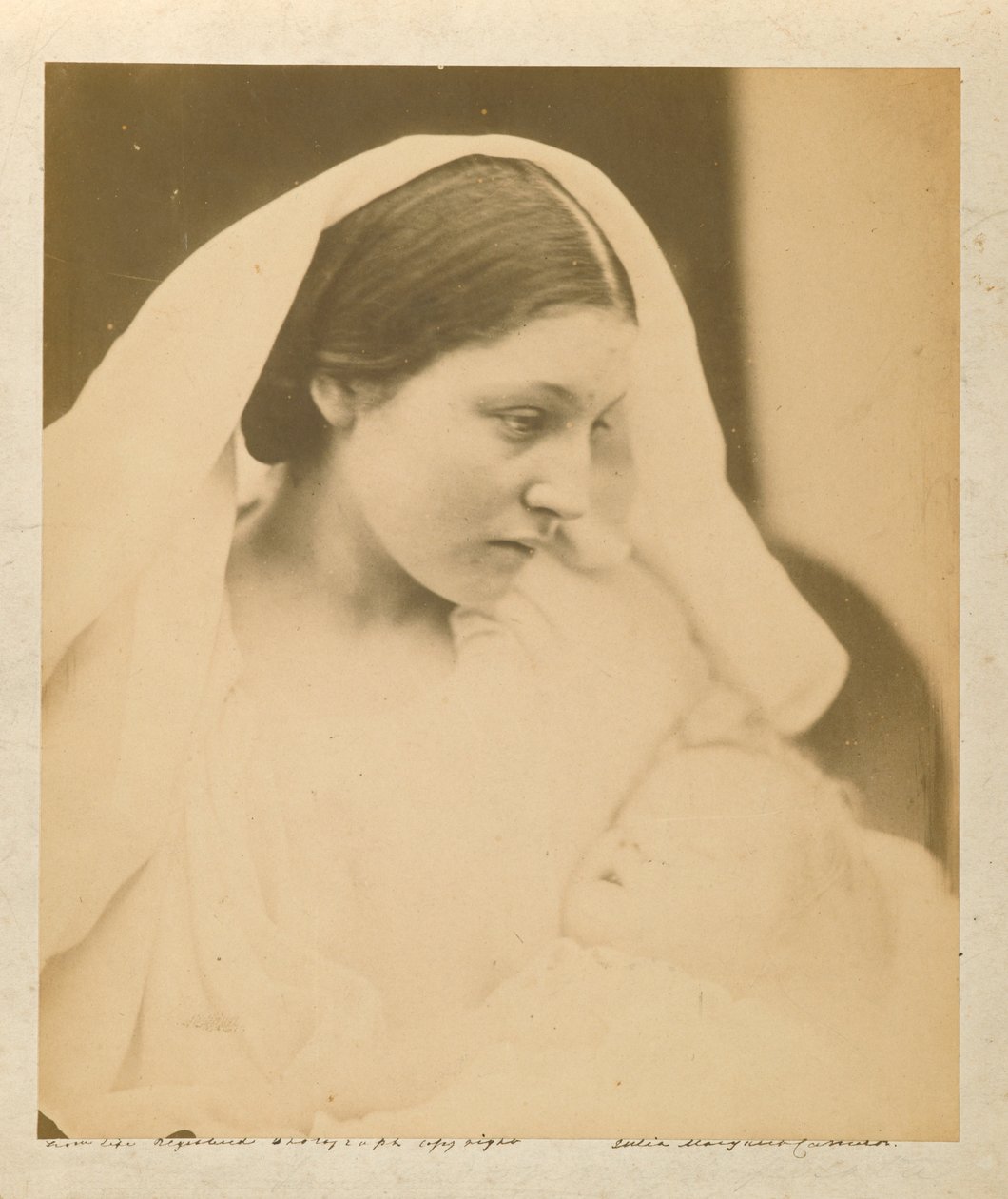 La Madonna Riposata Lepää toivossa, 1864 (albumin hopeakuva) tekijältä Julia Margaret Cameron
