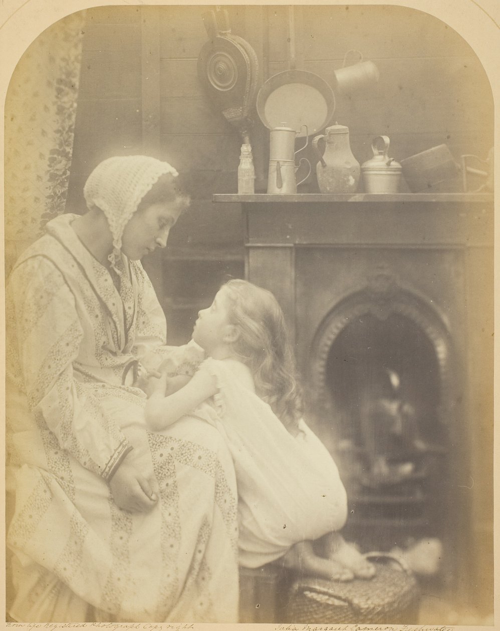 Rouva Rachael Gurney ("Jumala tuokoon isän turvallisesti kotiin", "Kolme kalastajaa lähti purjehtimaan syvyyteen") tekijältä Julia Margaret Cameron