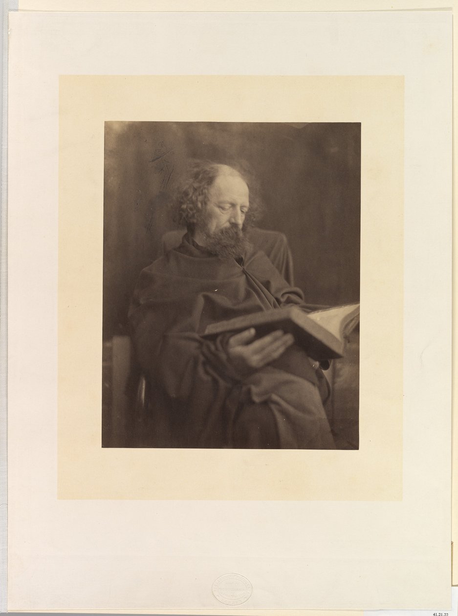 Tennyson lukemassa tekijältä Julia Margaret Cameron