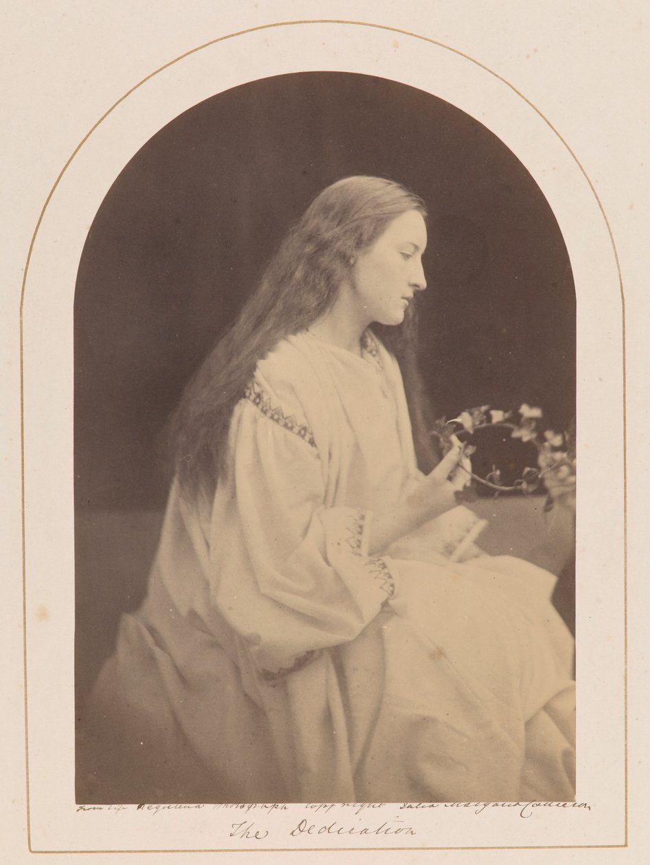 Omistautuminen [Hattie Campbell] tekijältä Julia Margaret Cameron