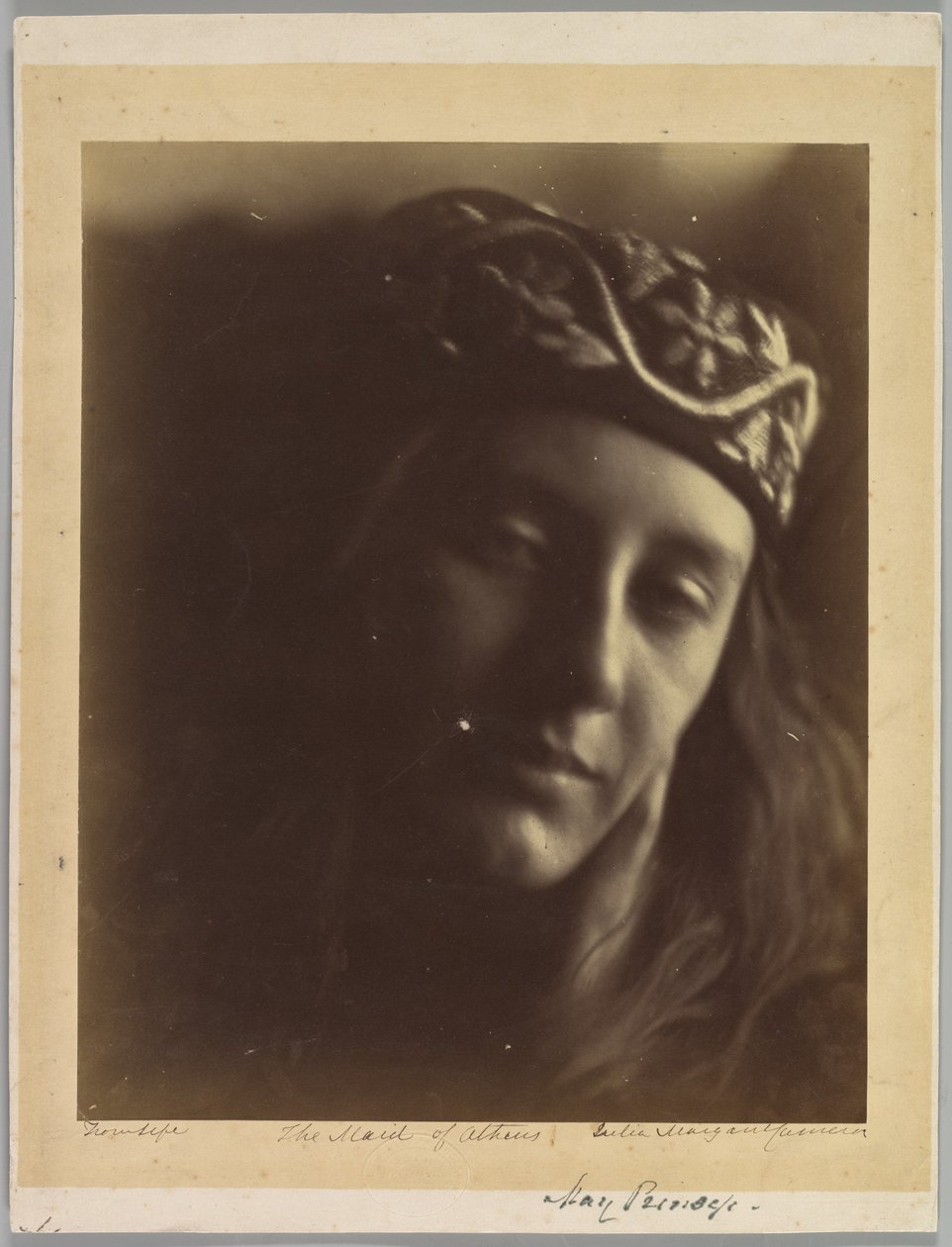Ateenan neito (May Prinsep) tekijältä Julia Margaret Cameron