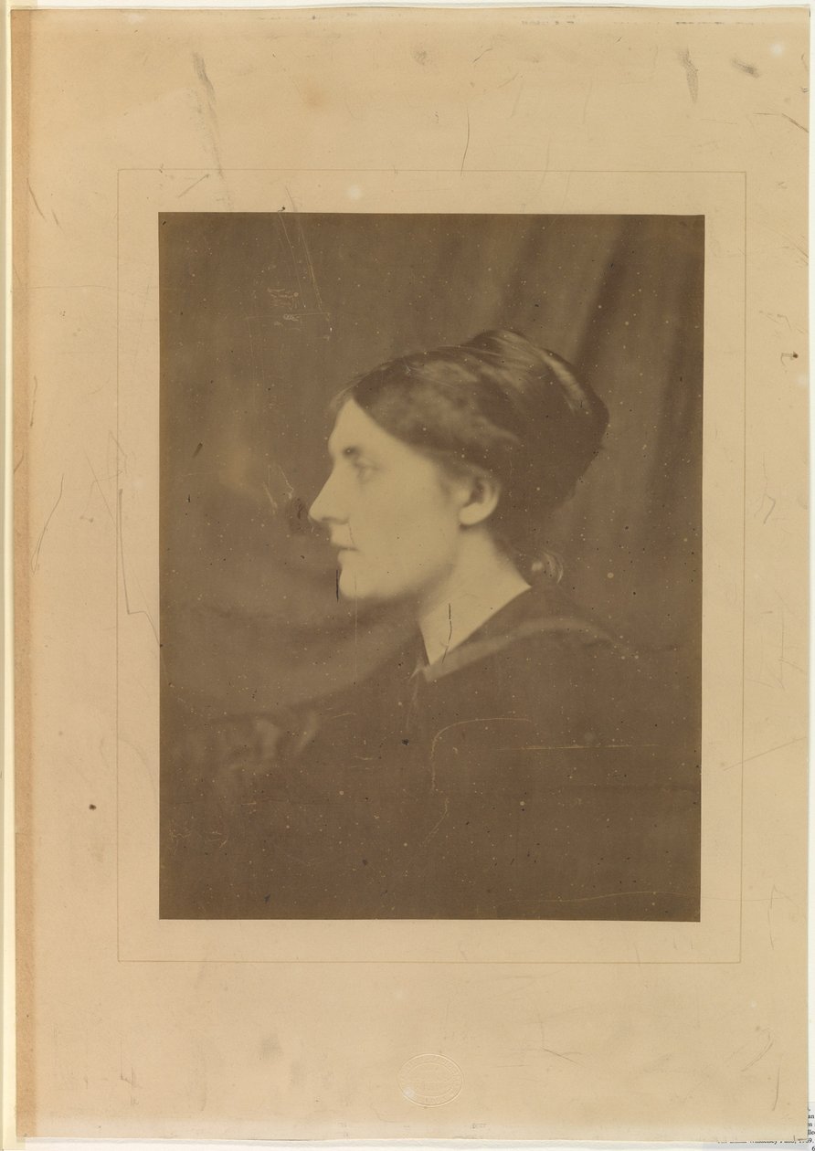 [Tunnistamaton nainen profiilista] tekijältä Julia Margaret Cameron