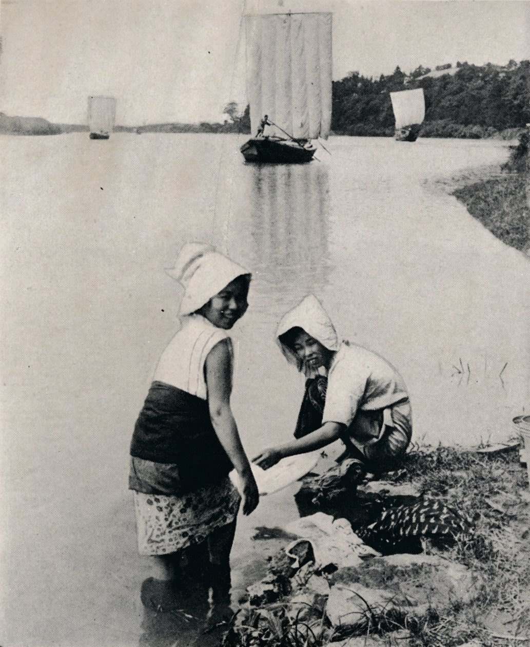 Pyykki jokien äärellä, 1900, 1921 tekijältä Julian Leonard Street