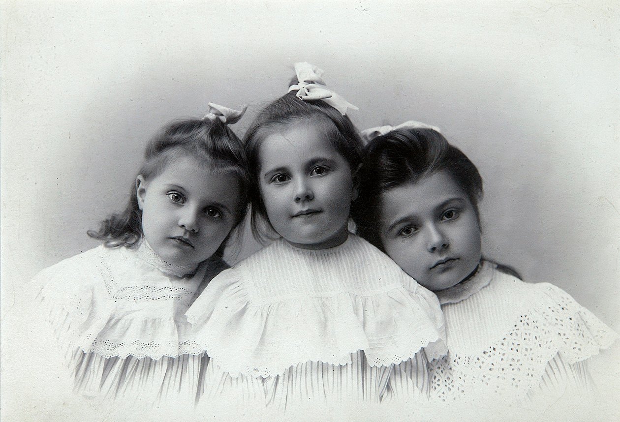 Muotokuva lapsista, Baku, Azerbaidžan, 1909. tekijältä Julian Stanislavovich Zelinsky